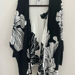 Chico's Black and White Floral Women's Poncho